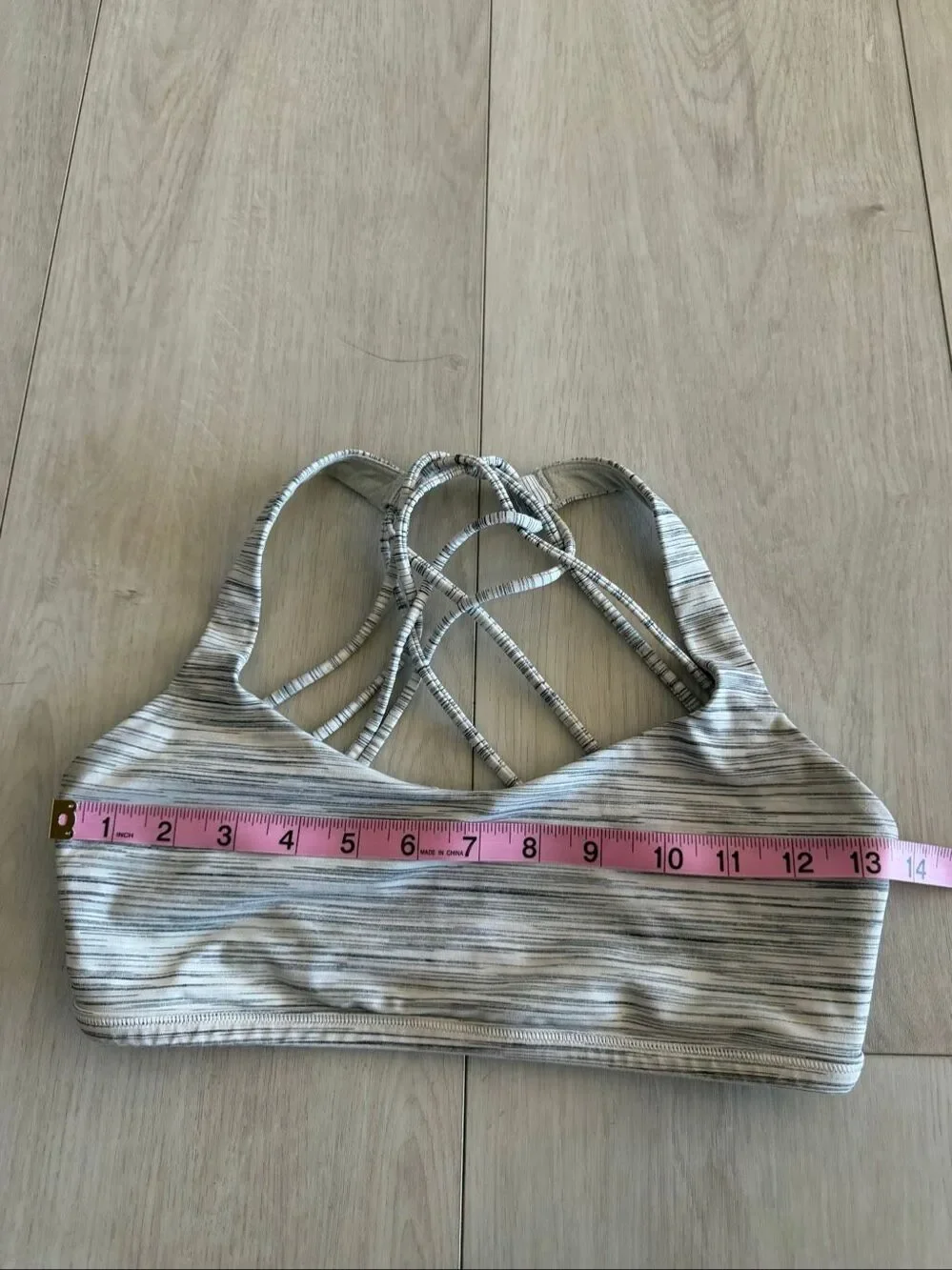 Lululemon women’s sports bra size 6